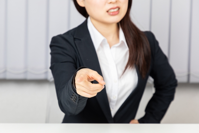 弁護士_DF_訴える